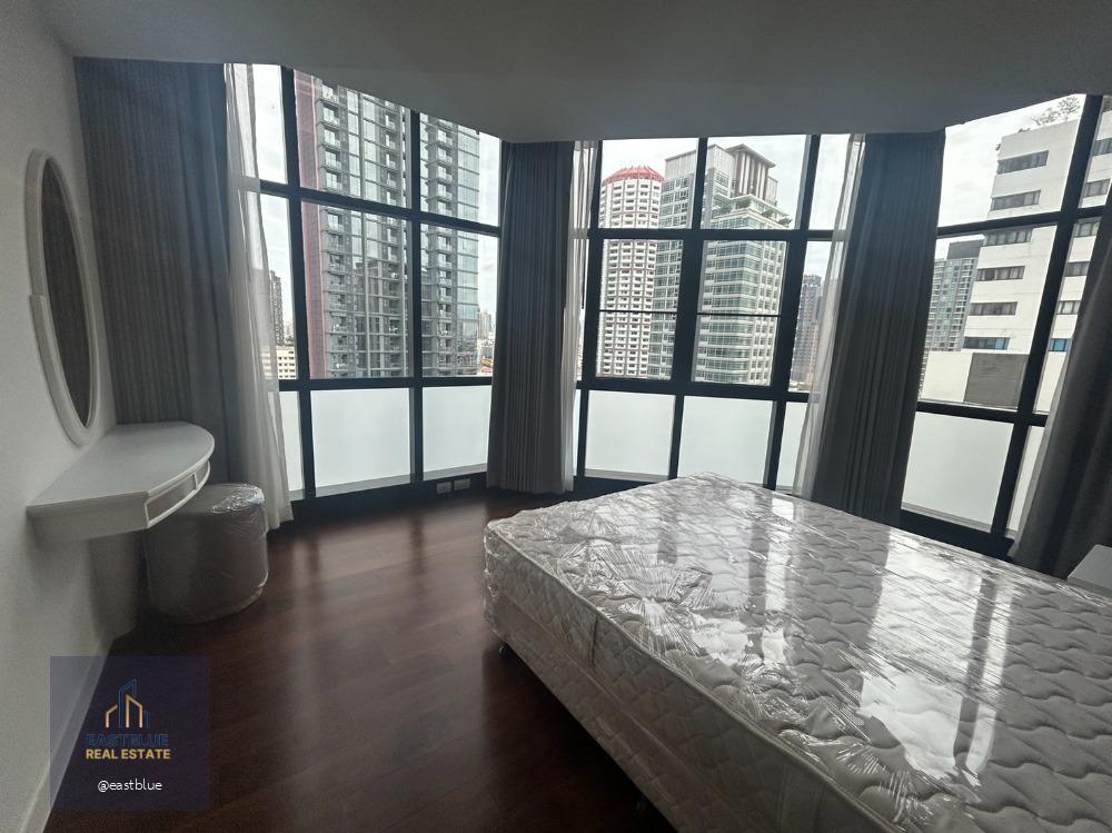 Luxury apartment 3 Beds 285 sqm Thonglor 140k per month