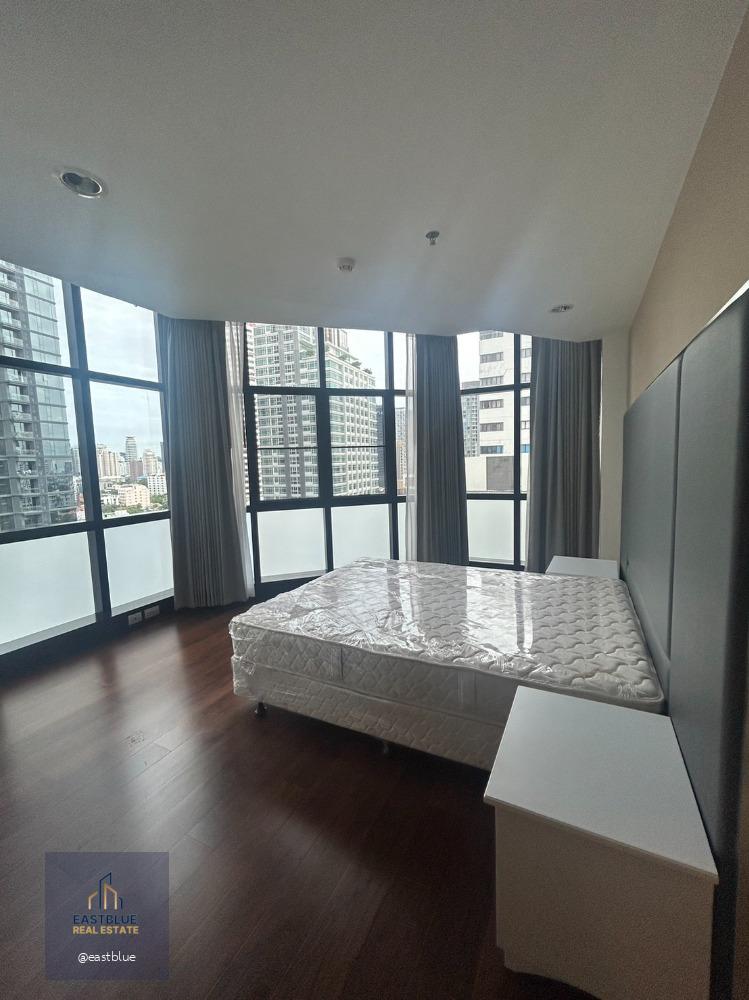 Luxury apartment 3 Beds 285 sqm Thonglor 140k per month