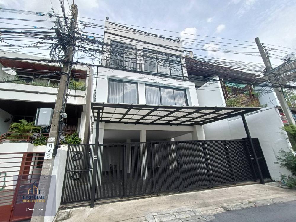 Townhouse area Thonglor 4 Bed 6 Baht 150k per month