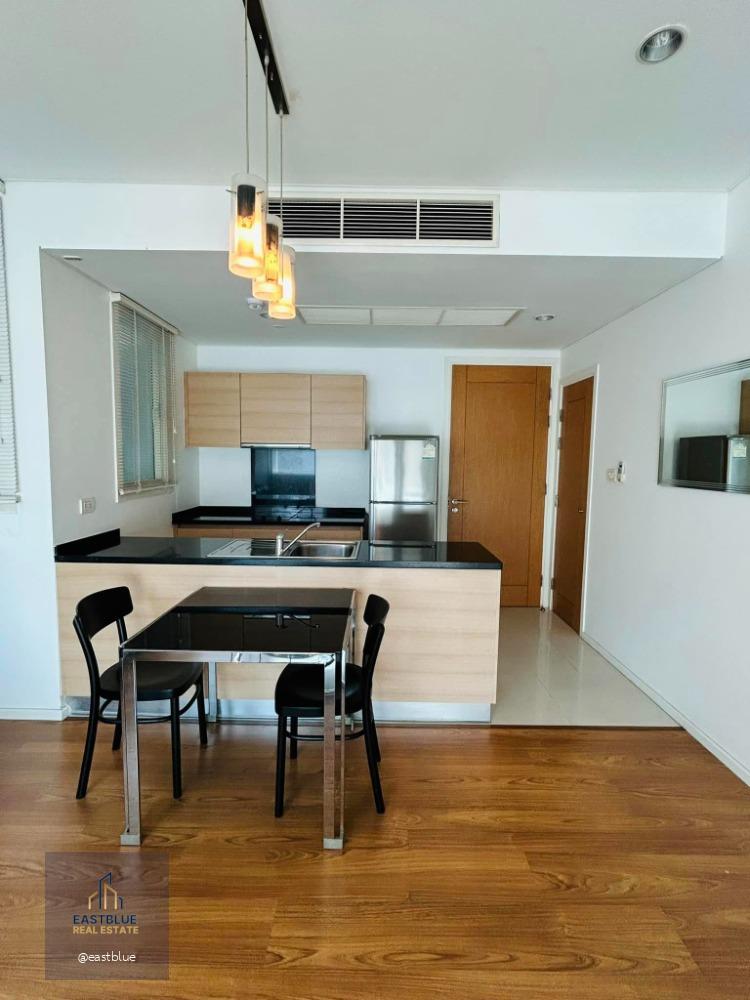 Wind Sukhumvit 23 Poolside view south-facing 52 sqm. with balcony for rent 25,000