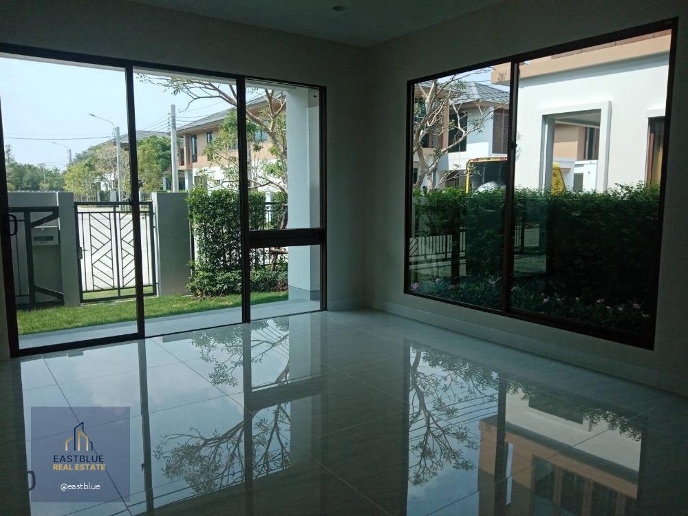 Burasiri Watcharapol 4 Bed 4 Baht