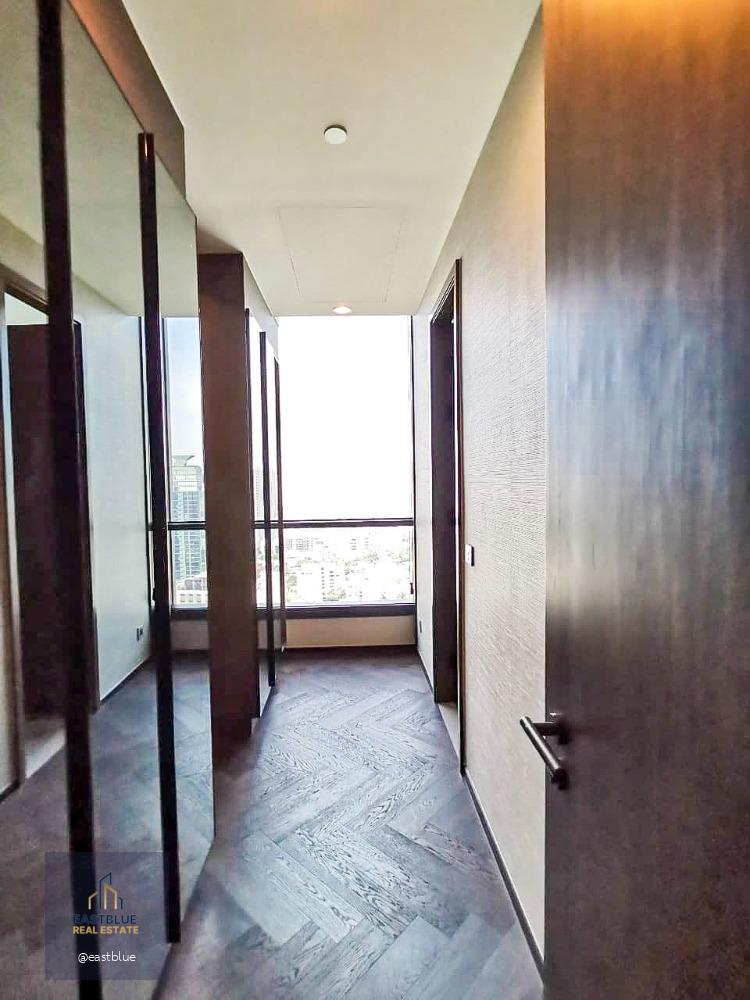 The Esse Sukhumvit 36 2 Beds 80k