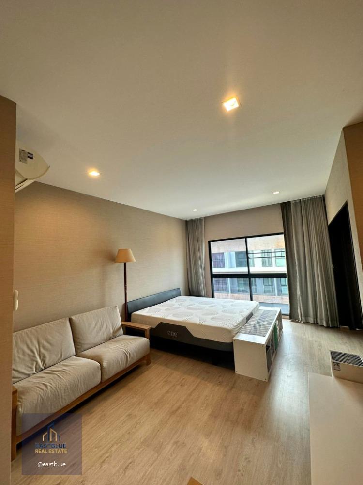 Arden Rama 3 (อาร์เด้น พระราม 3) ทาวน์โฮม 3.5 ชั้น  บ้าน Fully furnished ตกแต่งสวยลากกระเป๋าเข้าอยู่ได้เลย โซนหน้าหลังบ้านติดสระว่ายน้ำ มีแค่ไม่กี่ยูนิตในโครงการ