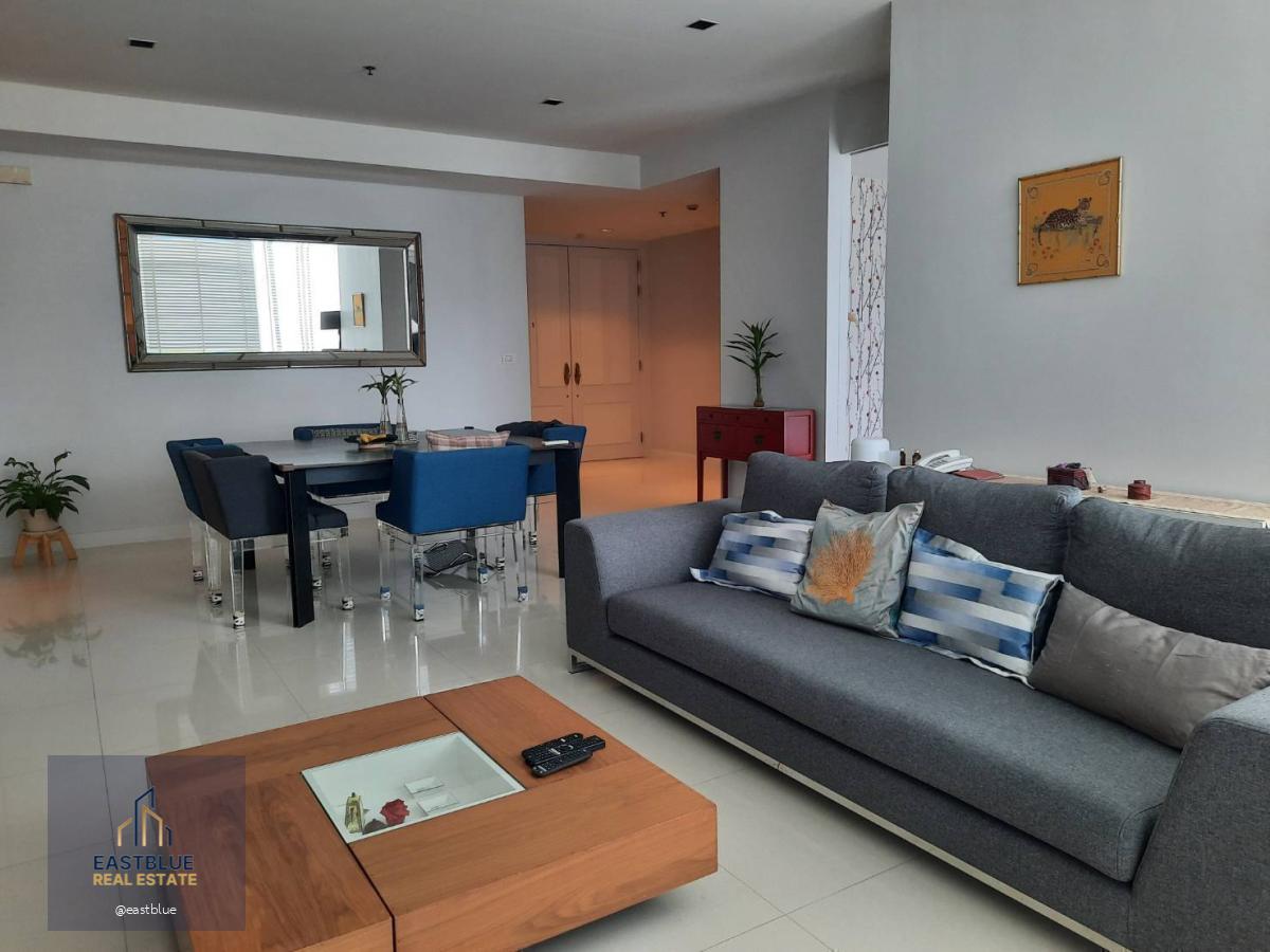 Luxury and classy condo in heart of Ploenchit real CDB of Bangkok, large size 3 bedrooms, next to BTS Ploenchit