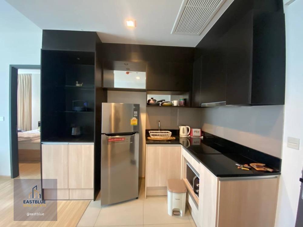 Edge Sukhumvit 23 Corner Bright and Airy Unit  30K per mont