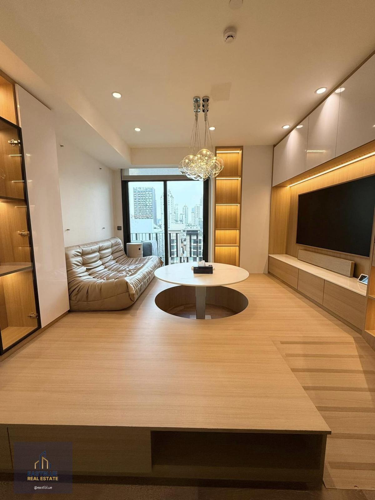 Muniq Sukhumvit 23, 2 bed, 78000 per month