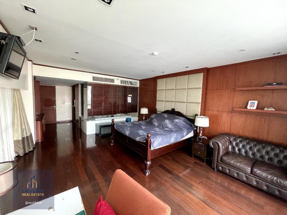 Le Raffine Sukhumvit 39 3 Beds 5 Baths 64.5 MB.