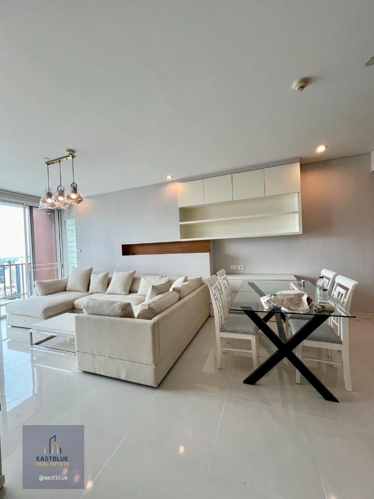 Fullerton Spacious 2-Bedroom, High Floor 75,000 per month