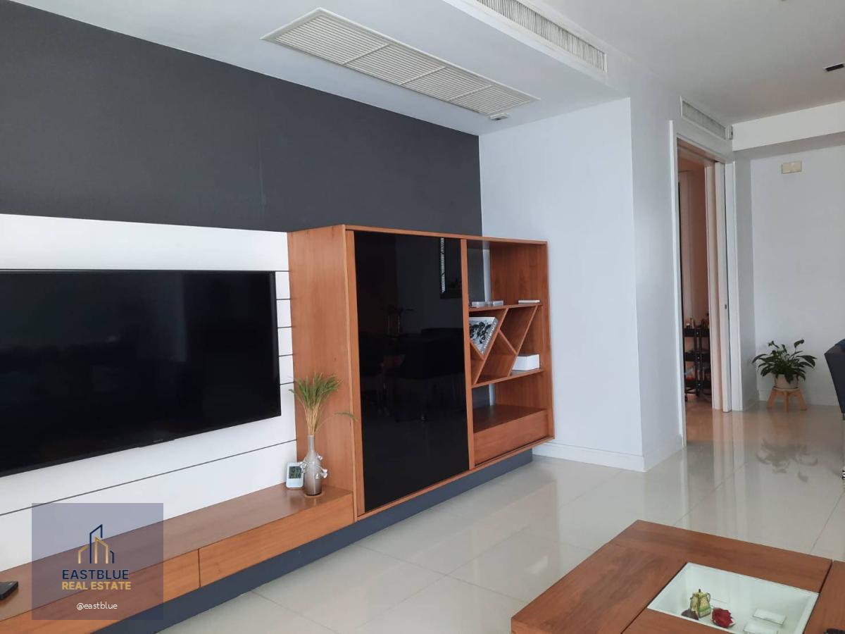 Luxury and classy condo in heart of Ploenchit real CDB of Bangkok, large size 3 bedrooms, next to BTS Ploenchit