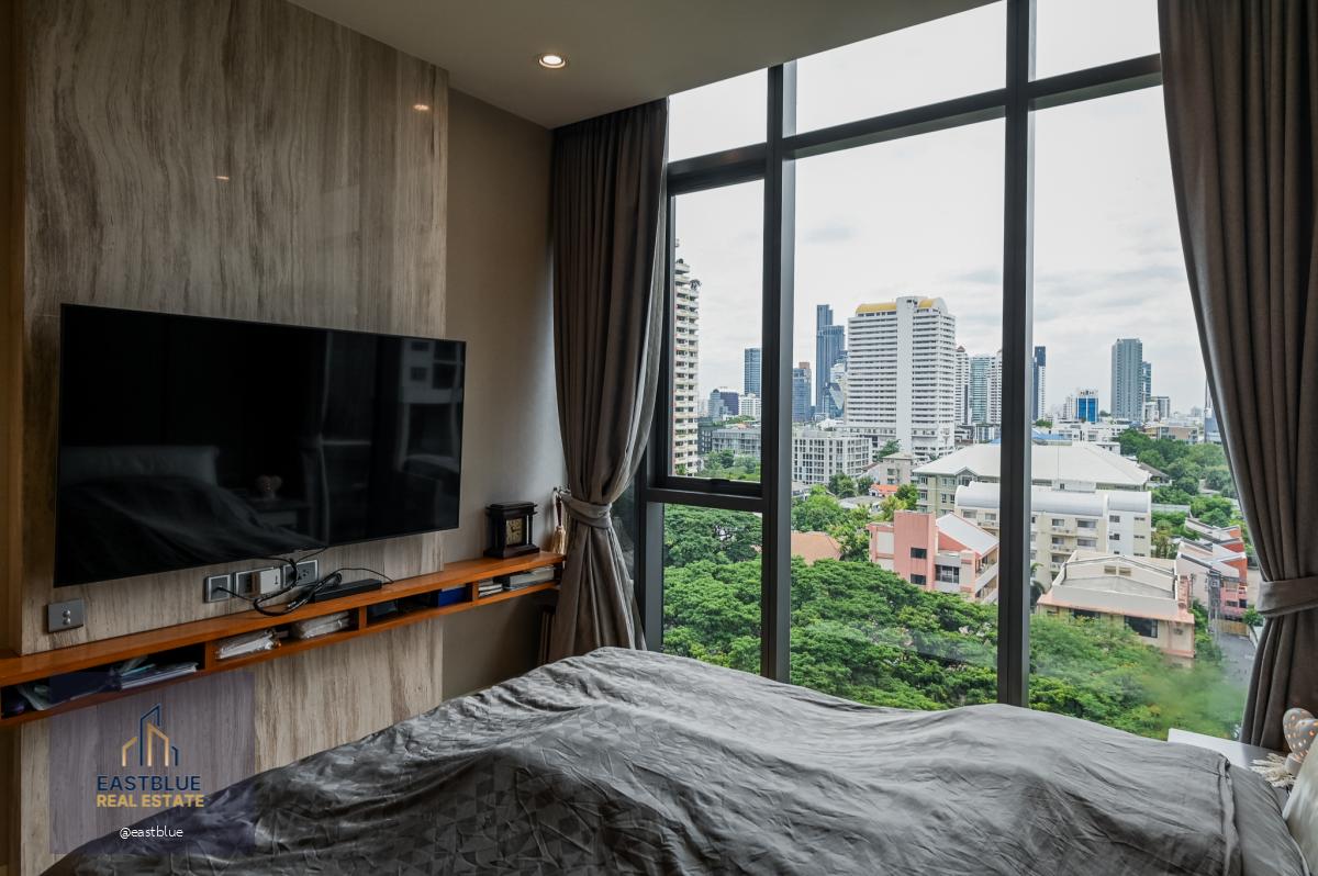 Vittorio Sukhumvit 39 Luxury Condo ห้องมุม unit นี้วิวไม่บล็อก ต้นไม้สีเขียว ไม่ร้อน วัสดุตกแต่งดี ใกล้ BTS พร้อมพงษ์