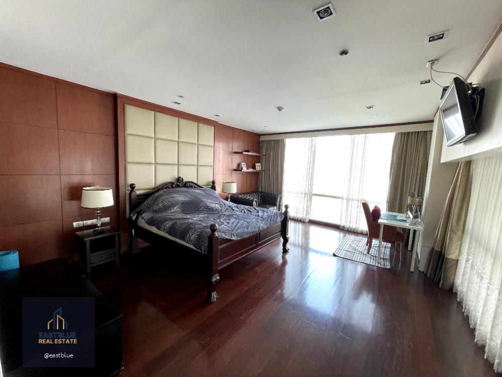 Le Raffine Sukhumvit 39 3 Beds 5 Baths 64.5 MB.