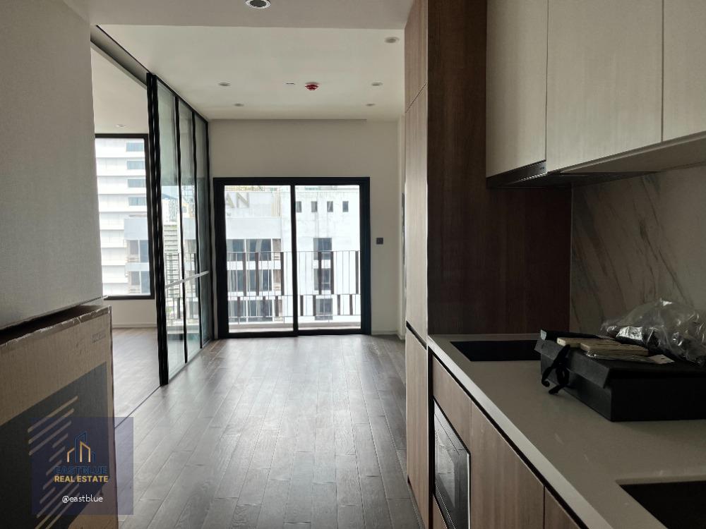 Muniq Sukhumvit 23 1 Bed 35,000 per month