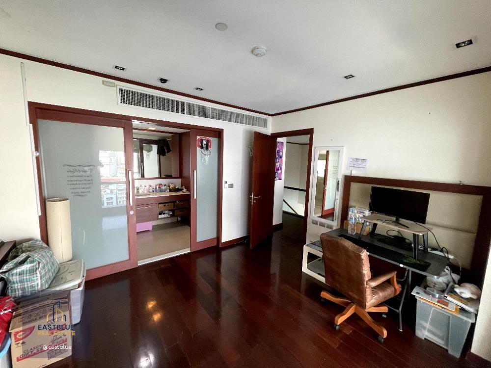 Le Raffine Sukhumvit 39 3 Beds 5 Baths 64.5 MB.