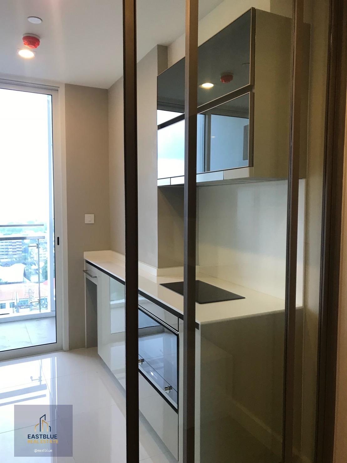 The Room Sathorn - TanonPun, 1 bed, 30000 per month